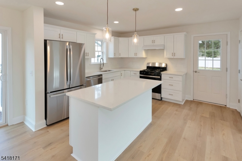 5 Cooks Road Denville, NJ 07834 - Photo 4 of 25