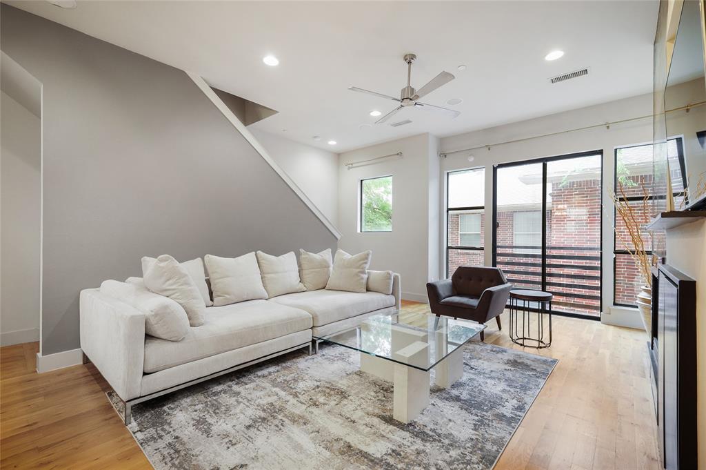 4618 Cedar Springs Road, Unit C Dallas, TX 75219 - Photo 4 of 14 Living Room