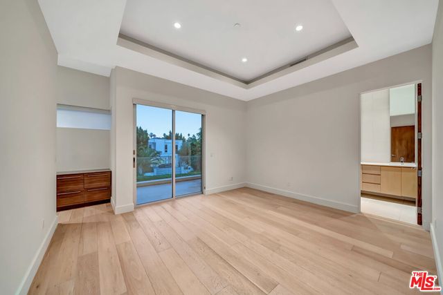 $18,000 | 647 North Laurel Avenue, Los Angeles, CA 90048