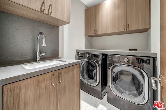 $18,000 | 647 North Laurel Avenue, Los Angeles, CA 90048