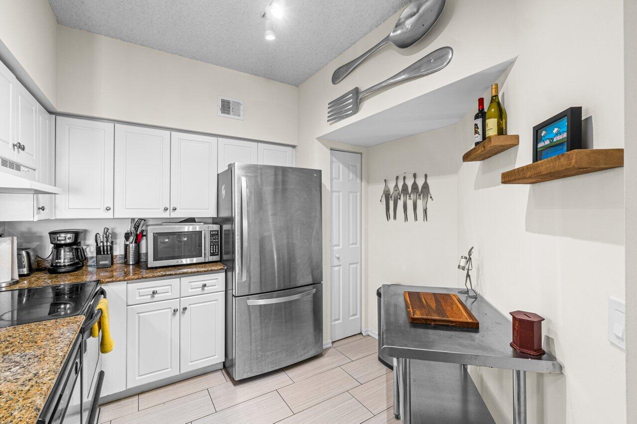 1408 Tuscany Way Boynton Beach, FL 33435 - Photo 14 of 53 014-1408TuscanyWay-BoyntonBeach-FL-33435