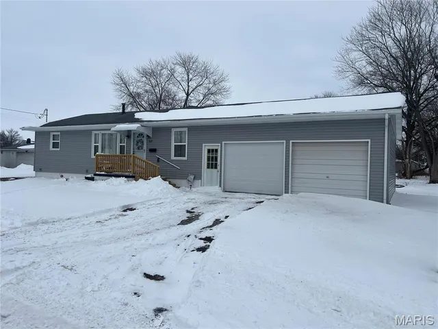 $129,900 | 818 South Franklin Street, Litchfield, IL 62056