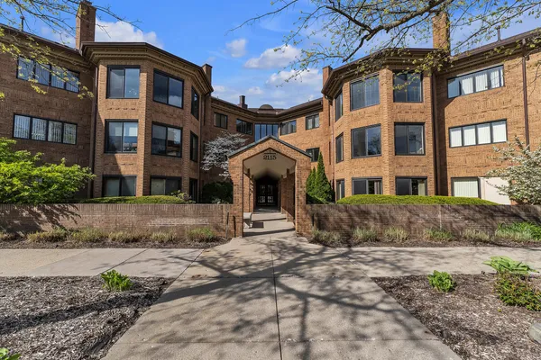$450,000 | 2115 Nature Cove Court, Unit 308, Ann Arbor, MI 48104