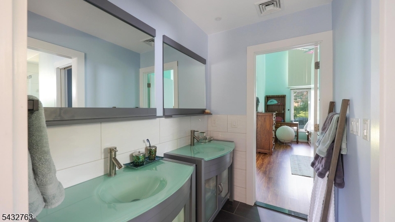 17 Nottingham Way Warren, NJ 07059 - Photo 27 of 48
