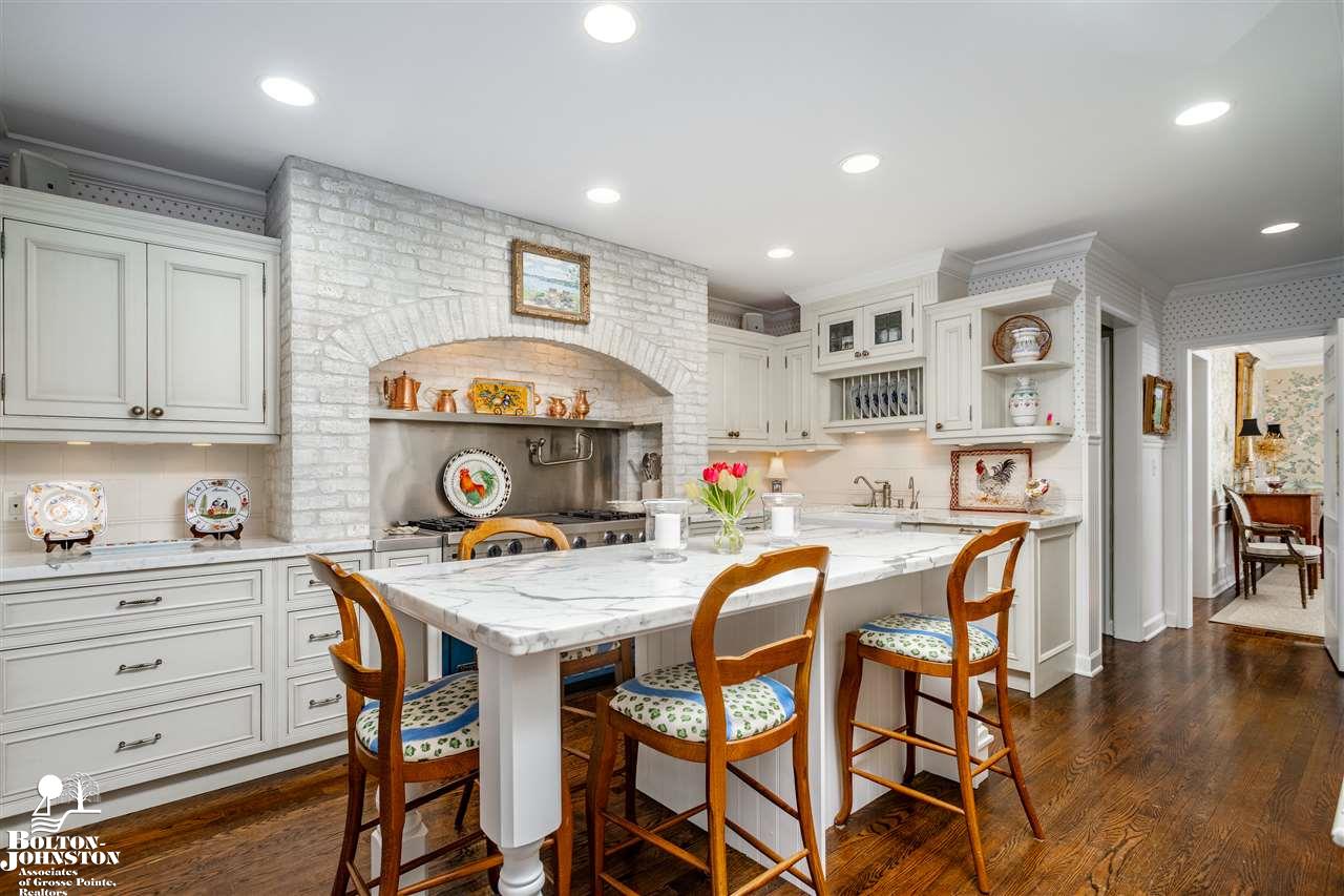 27 Beacon Hill Road Grosse Pointe Farms, MI 48236 - Photo 14 of 51