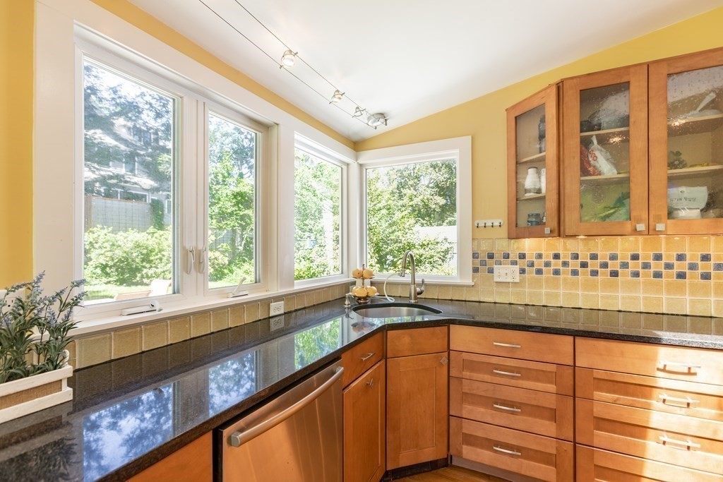 31 Woodland Road Lexington, MA 02420 - Photo 12 of 31