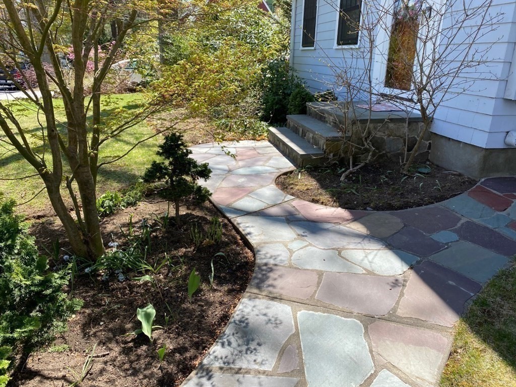 31 Woodland Road Lexington, MA 02420 - Photo 3 of 31