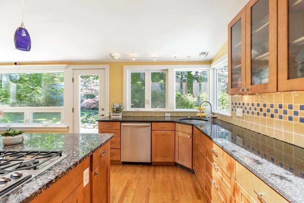 31 Woodland Road Lexington, MA 02420 - Photo 10 of 31