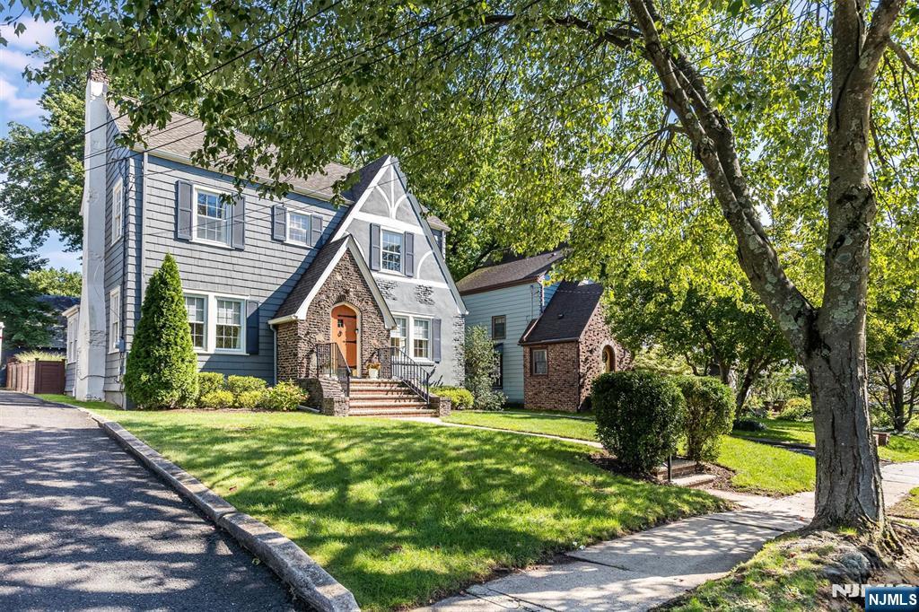10 Colgate Road Maplewood, NJ 07040 - Photo 3 of 41 Gallery Image 3