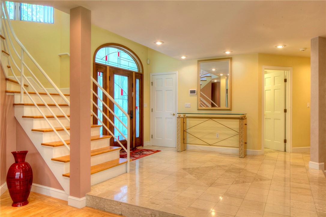 18 Apple Ridge Road Cumberland, RI 02864 - Photo 4 of 40