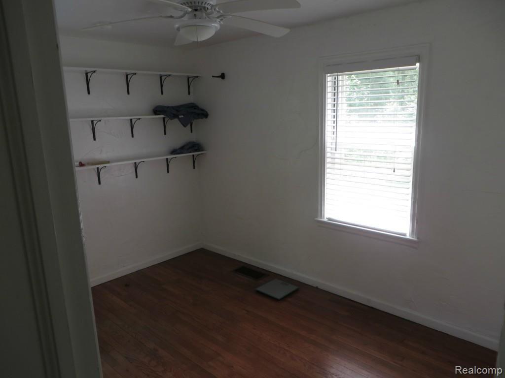 1080 School Road Rochester Hills, MI 48307 - Photo 7 of 9