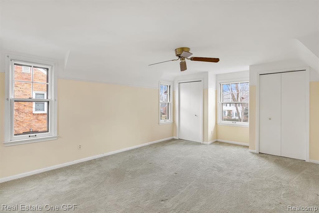879 Roslyn Road Grosse Pointe Woods, MI 48236 - Photo 22 of 39