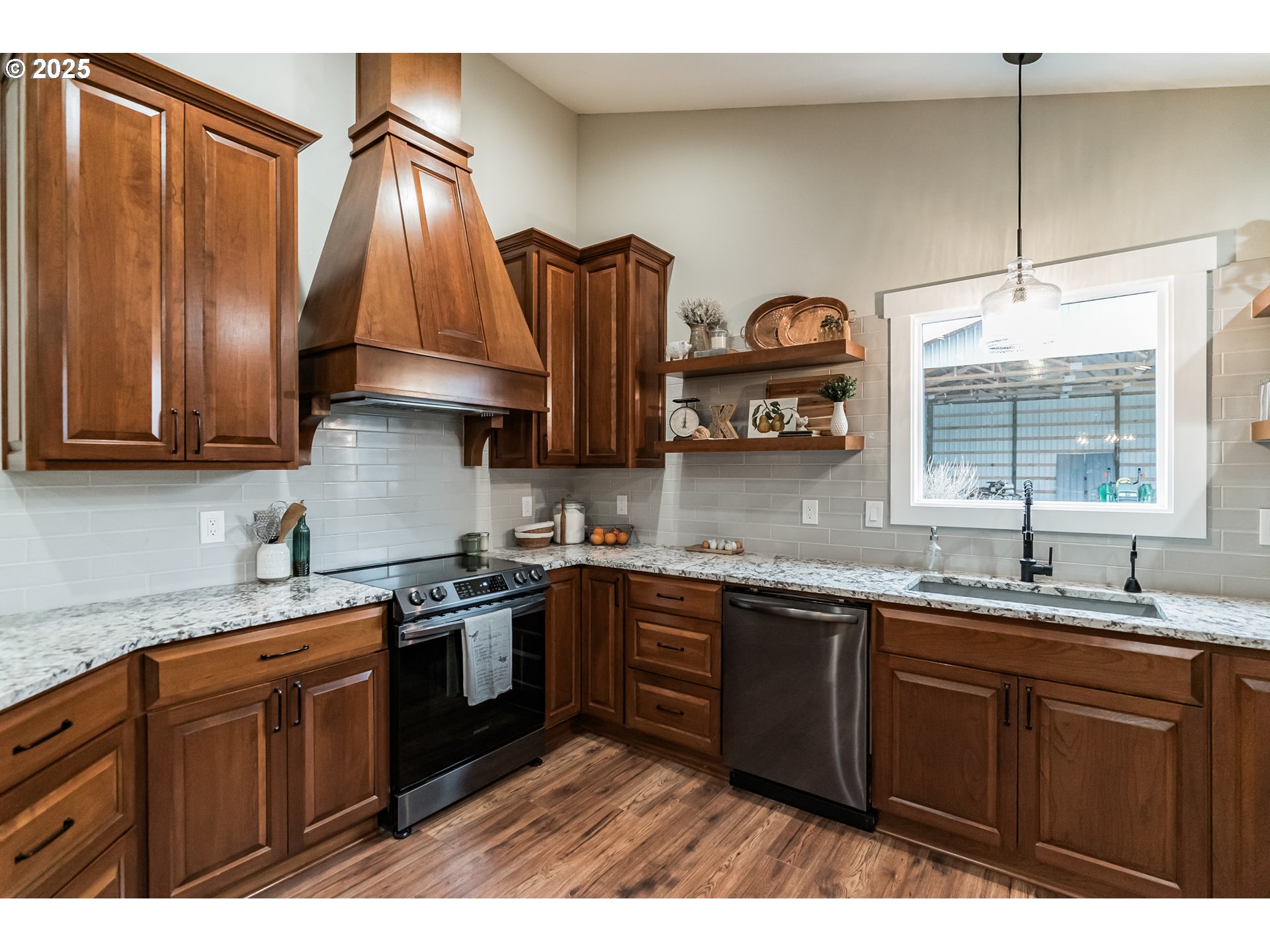 16124 South Windy City Road Mulino, OR 97042 - Photo 6 of 30 Gallery Image 6