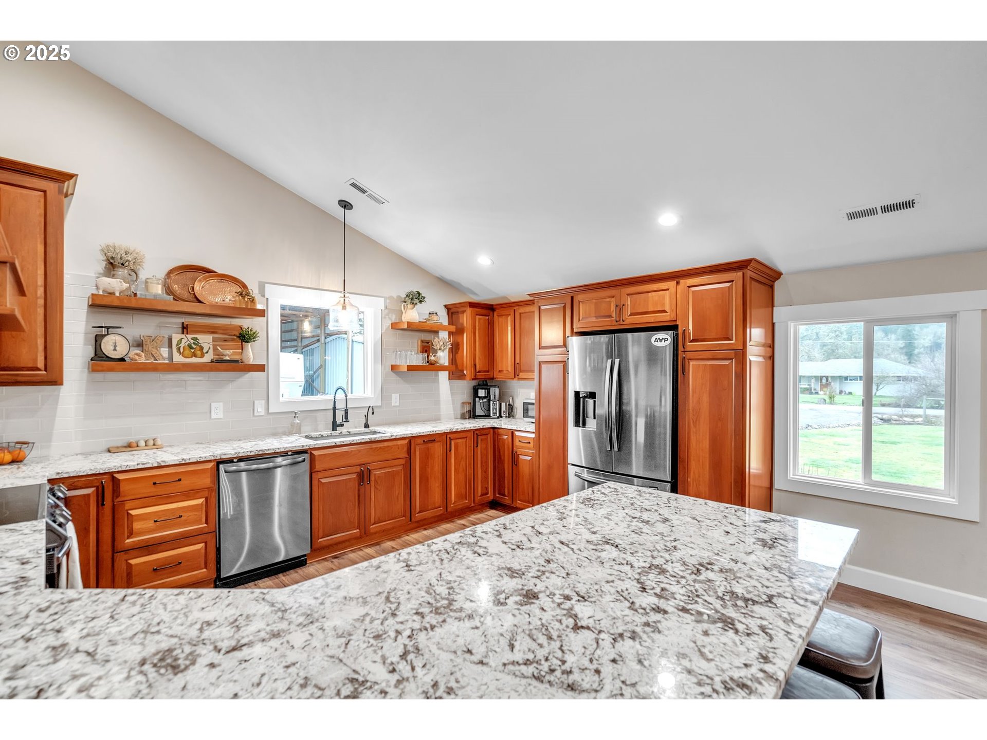 16124 South Windy City Road Mulino, OR 97042 - Photo 8 of 30 Gallery Image 8