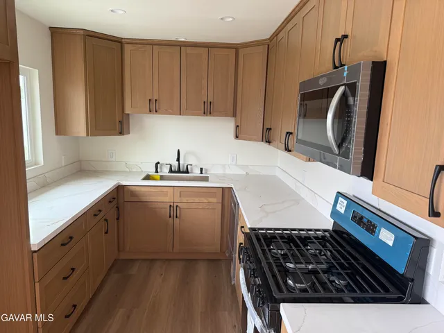 $2,800 | 45433 Lorimer Avenue, Lancaster, CA 93534