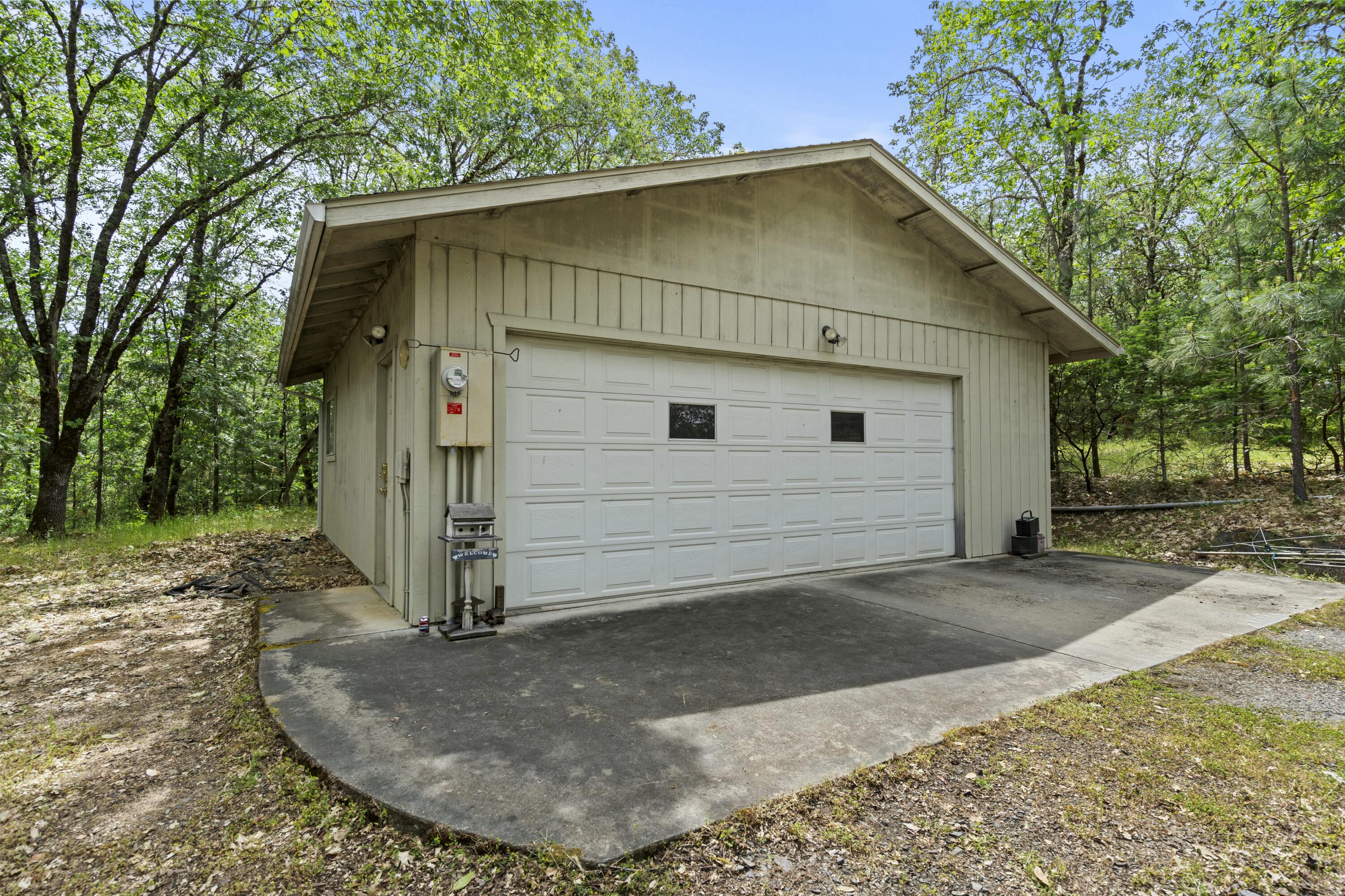 466 Three Pines Road Grants Pass, OR 97526 - Photo 40 of 41 Second Garage