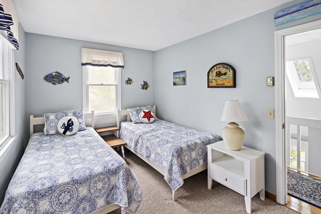 6 Gerts Way Edgartown, MA 02539 - Photo 5 of 15 Gallery Image 5