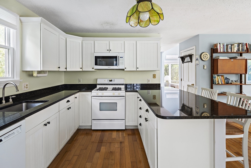 6 Gerts Way Edgartown, MA 02539 - Photo 9 of 15 Gallery Image 9