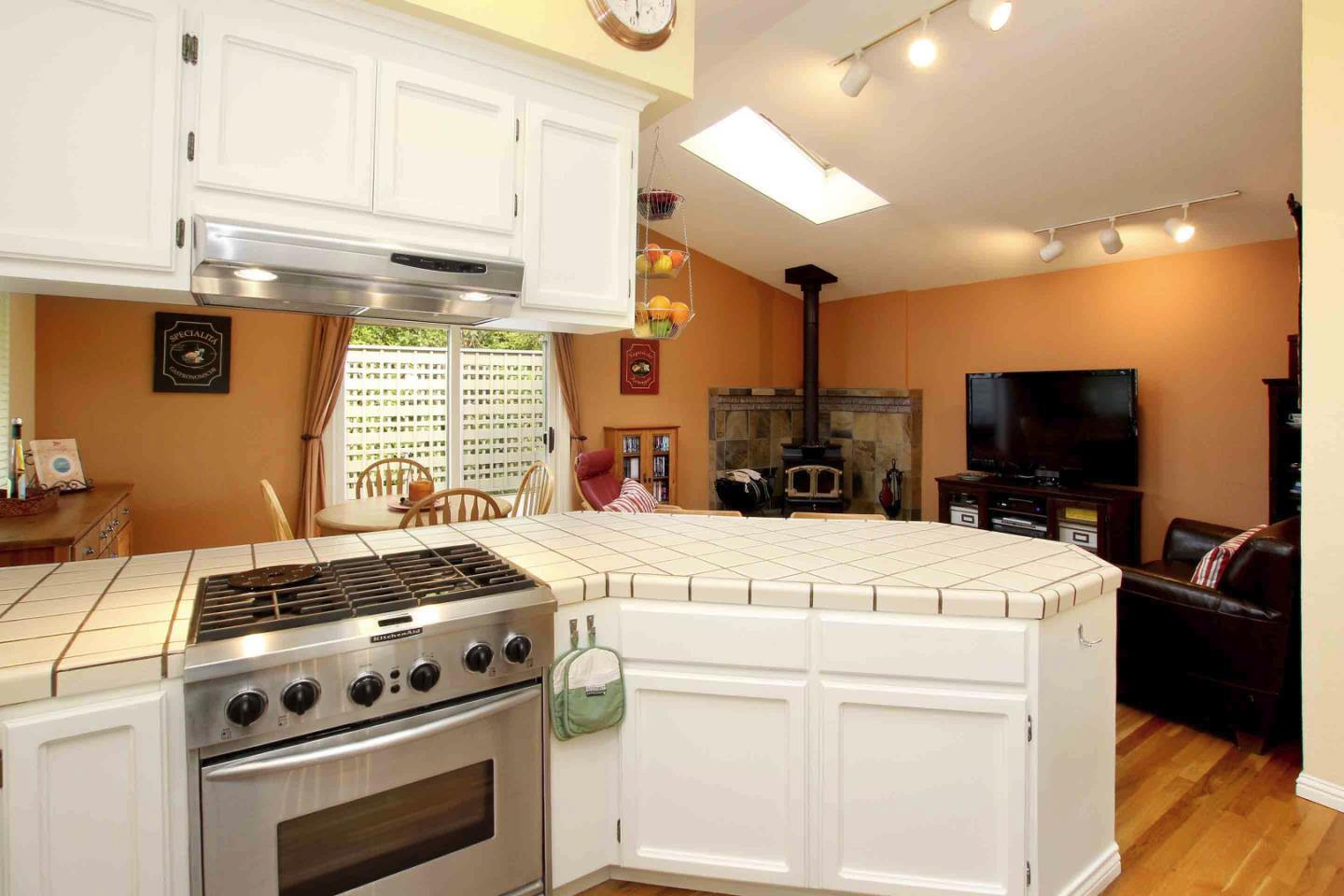 137 Vía Soderini Aptos, CA 95003 - Photo 9 of 22