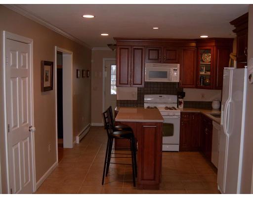 12 Sagamore Road Bellingham, MA 02019 - Photo 3 of 9 Gallery Image 3