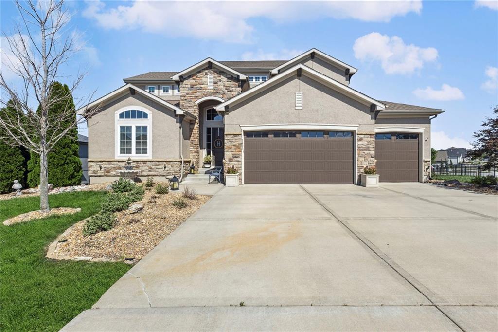 1401 Spurlock Cove Raymore, MO 64083 - Photo 2 of 47