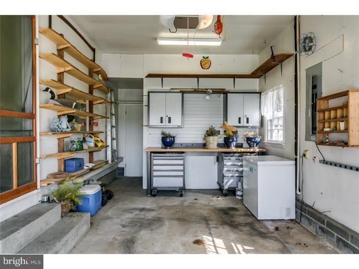 17 Buddtown Road Southampton, NJ 08088 - Photo 20 of 24 Garage