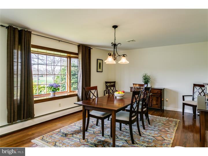 17 Buddtown Road Southampton, NJ 08088 - Photo 5 of 24 Living Room