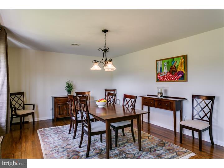 17 Buddtown Road Southampton, NJ 08088 - Photo 6 of 24 Living Room