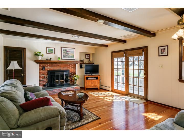 17 Buddtown Road Southampton, NJ 08088 - Photo 9 of 24 Family Room