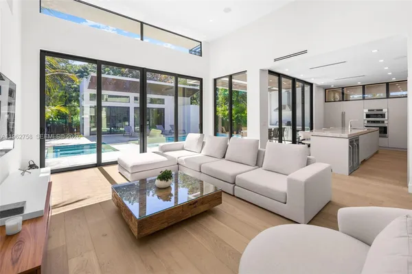 $3,299,000 | 290 Northwest 48th Street, Miami, FL 33127