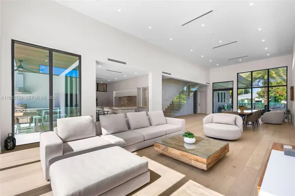 $3,299,000 | 290 Northwest 48th Street, Miami, FL 33127