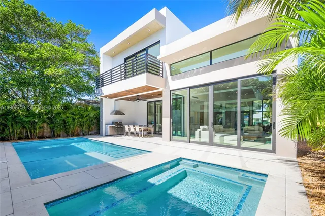 $3,495,000 | 290 Northwest 48th Street, Miami, FL 33127
