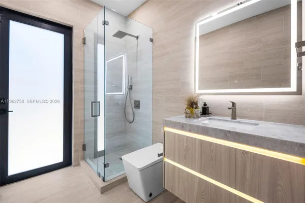 $3,299,000 | 290 Northwest 48th Street, Miami, FL 33127