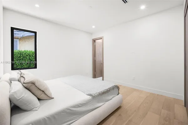 $3,299,000 | 290 Northwest 48th Street, Miami, FL 33127