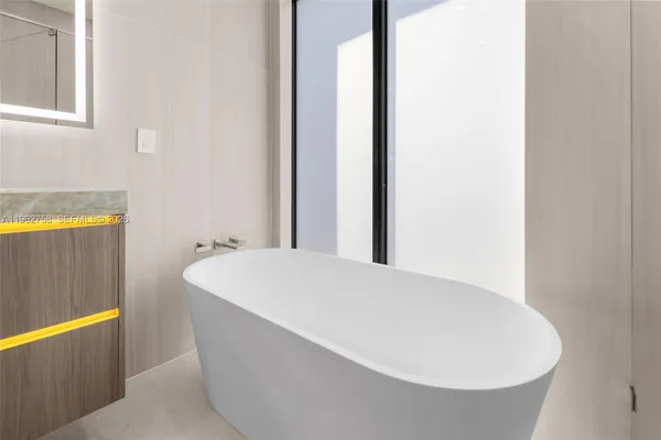 $3,299,000 | 290 Northwest 48th Street, Miami, FL 33127