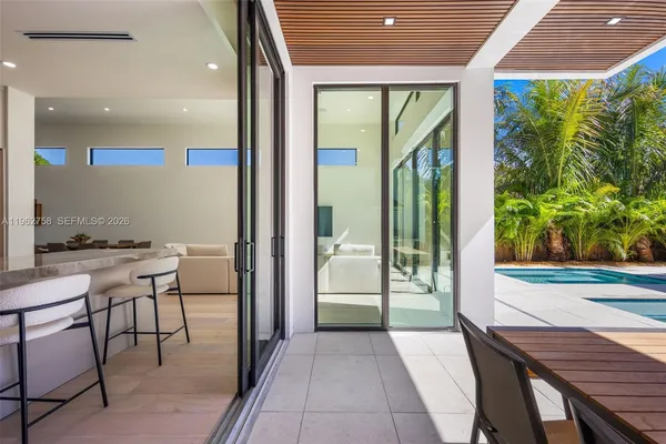 $3,299,000 | 290 Northwest 48th Street, Miami, FL 33127