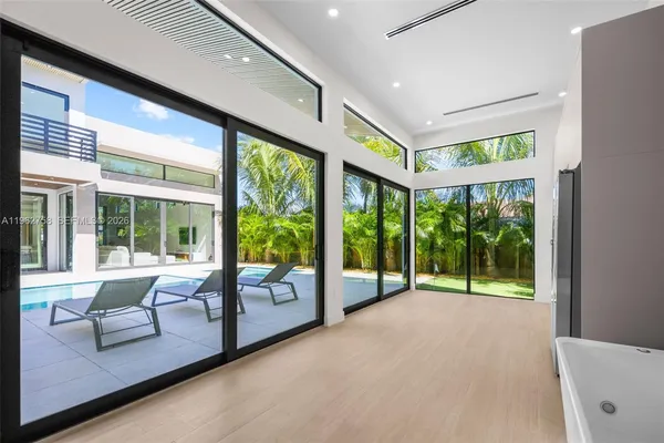 $3,299,000 | 290 Northwest 48th Street, Miami, FL 33127