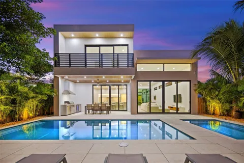 $3,495,000 | 290 Northwest 48th Street, Miami, FL 33127