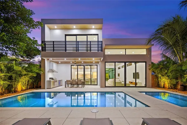 $3,299,000 | 290 Northwest 48th Street, Miami, FL 33127