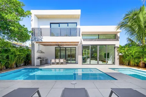 $3,495,000 | 290 Northwest 48th Street, Miami, FL 33127