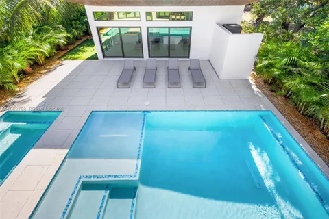 $3,495,000 | 290 Northwest 48th Street, Miami, FL 33127