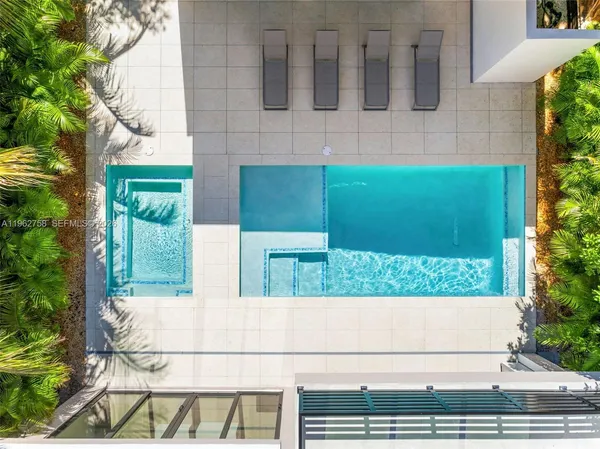 $3,299,000 | 290 Northwest 48th Street, Miami, FL 33127