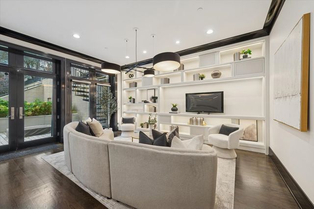 $4,950,000 | 457 West Deming Place, Chicago, IL 60614