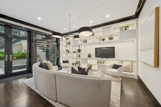 $4,950,000 | 457 West Deming Place, Chicago, IL 60614