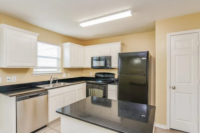 $1,680 | 4002 Hollow Cove Lane, Richmond, TX 77469