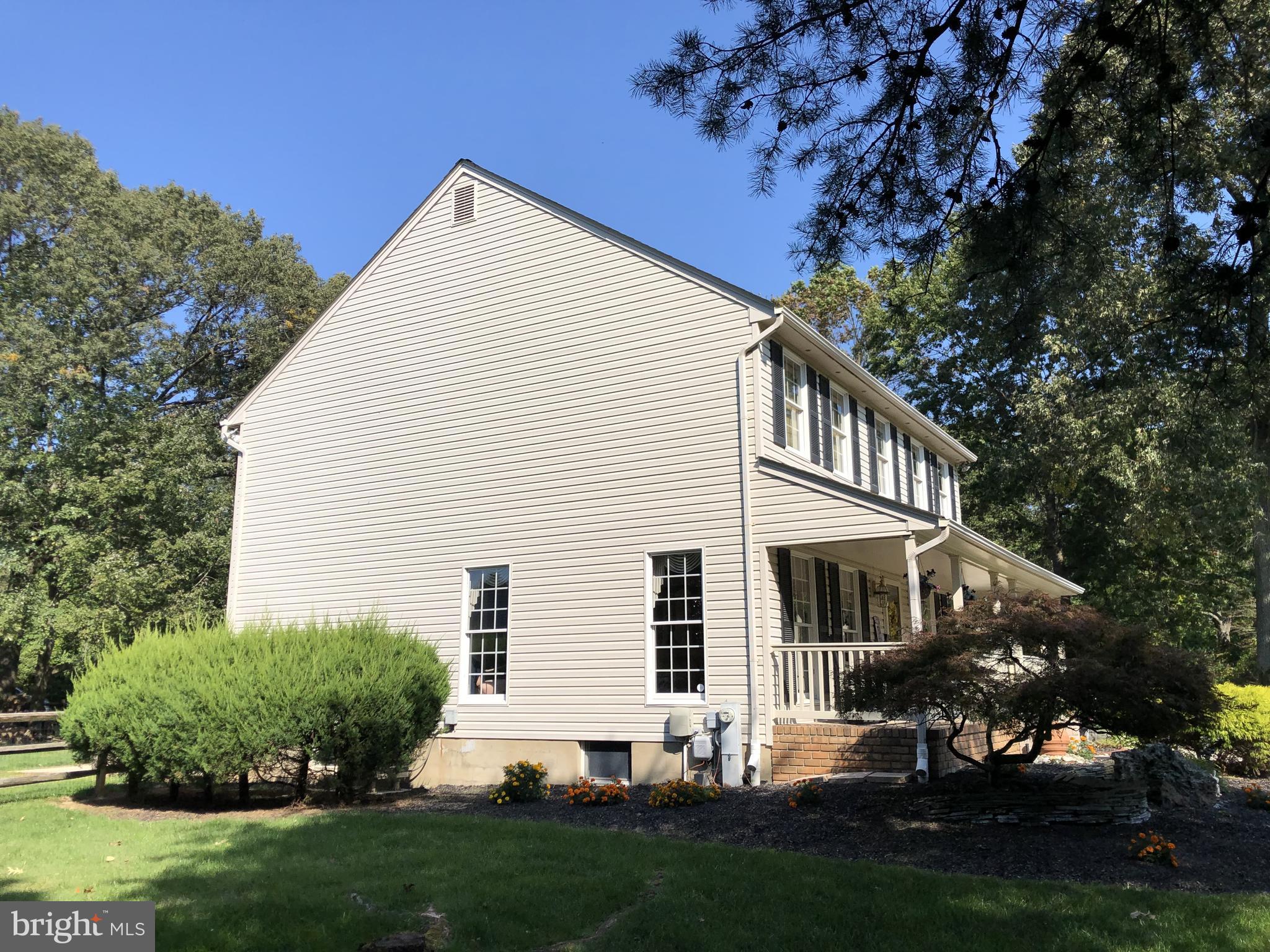 1380 Old Water Oak Point Road Pasadena, MD 21122 - Photo 5 of 41 Side of House