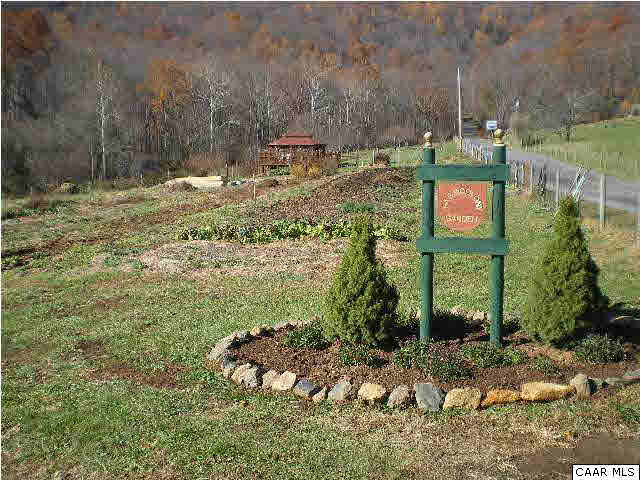 28 Farmview Road Stanardsville, VA 22973 - Photo 2 of 17 Common gardens.