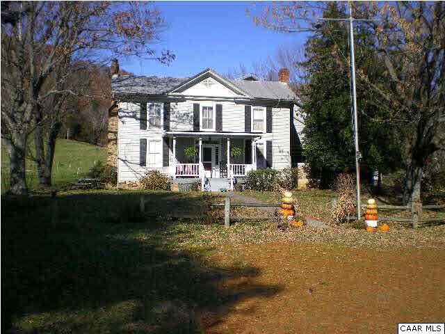 28 Farmview Road Stanardsville, VA 22973 - Photo 6 of 17 Community farmhouse where meetings and social functions occur. Members' guest may also stay here overnight.