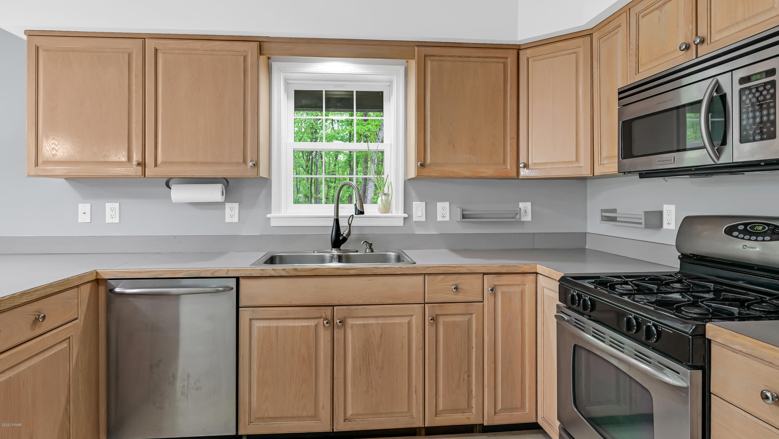 127 Neversink Road Shohola, PA 18458 - Photo 10 of 32