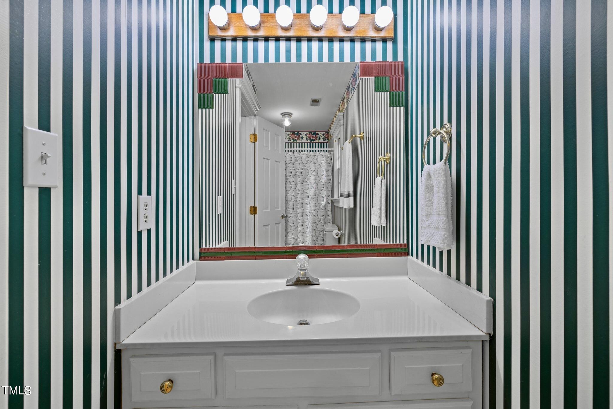 4099 Blackard Pond Road Raleigh, NC 27604 - Photo 68 of 94 Upstairs Bath